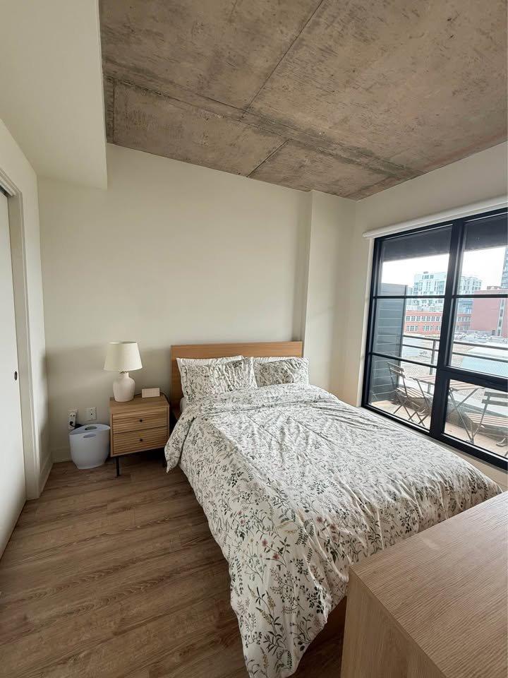 Bedroom - 916-650 Rue Wellington, Montréal (Ville-Marie), QC - Indoor Photo Showing Bedroom