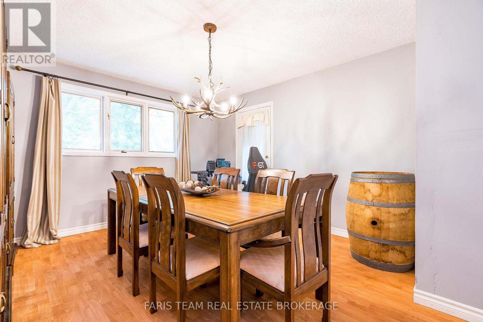 175 South Summit Farm Road, King, ON - Indoor Photo Showing Dining Room