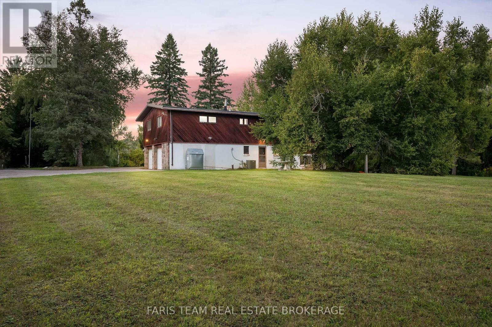 175 South Summit Farm Road, King, ON - Outdoor