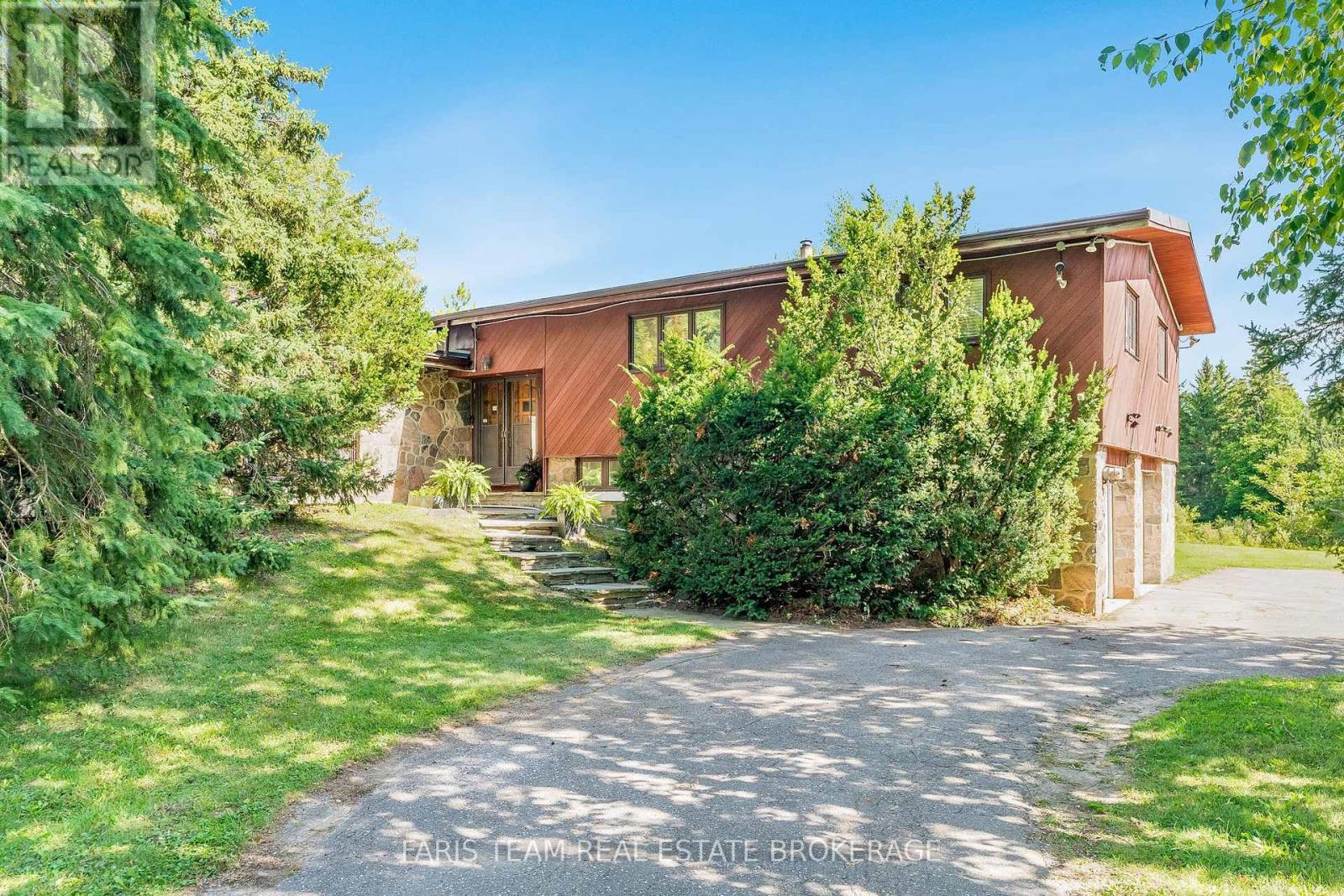 175 South Summit Farm Road, King, ON - Outdoor