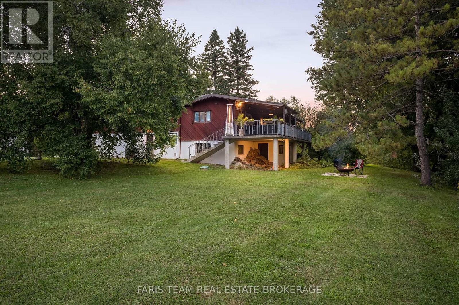 175 South Summit Farm Road, King, ON - Outdoor With Deck Patio Veranda