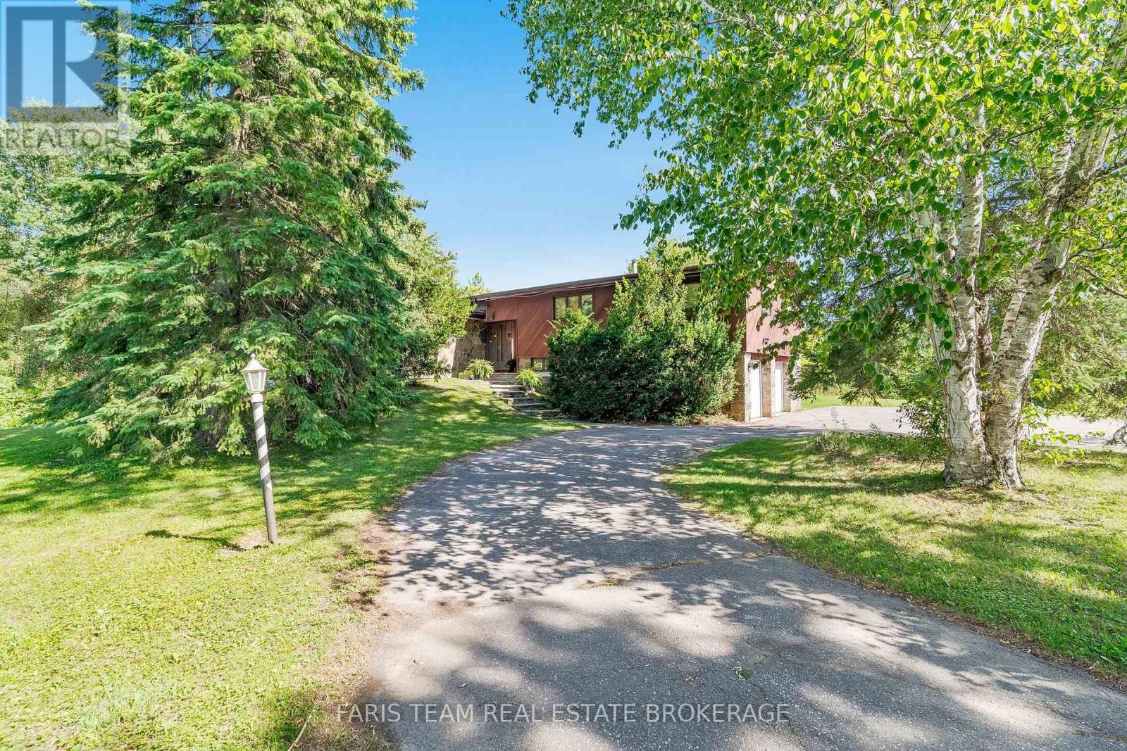 175 South Summit Farm Road, King, ON - Outdoor