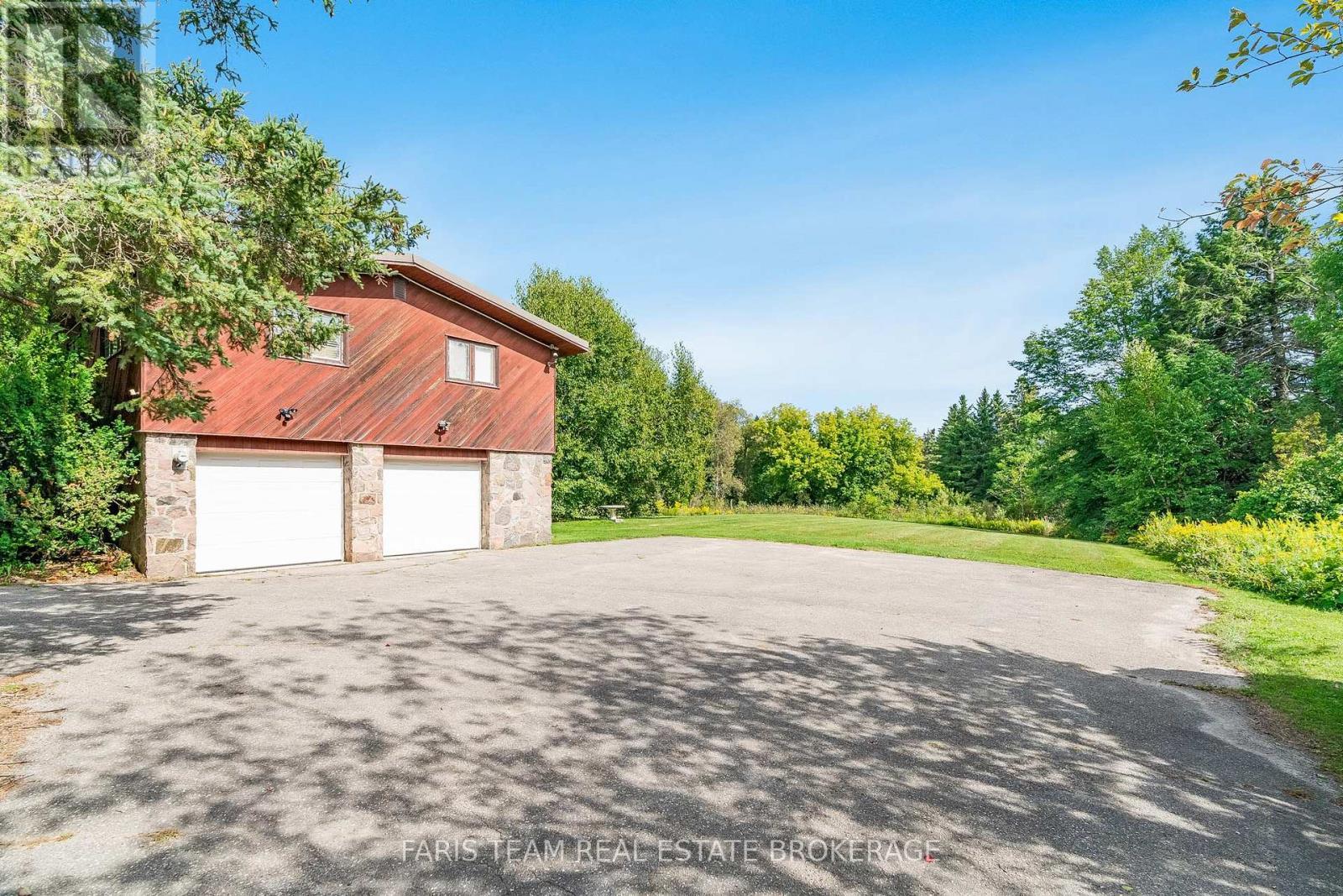 175 South Summit Farm Road, King, ON - Outdoor