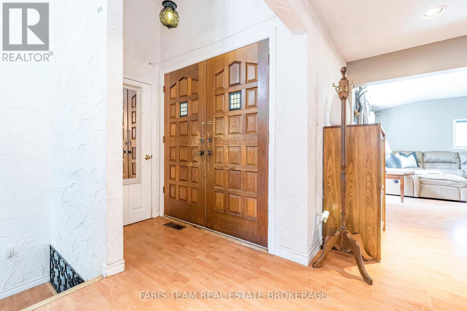 175 South Summit Farm Road, King, ON - Indoor Photo Showing Other Room