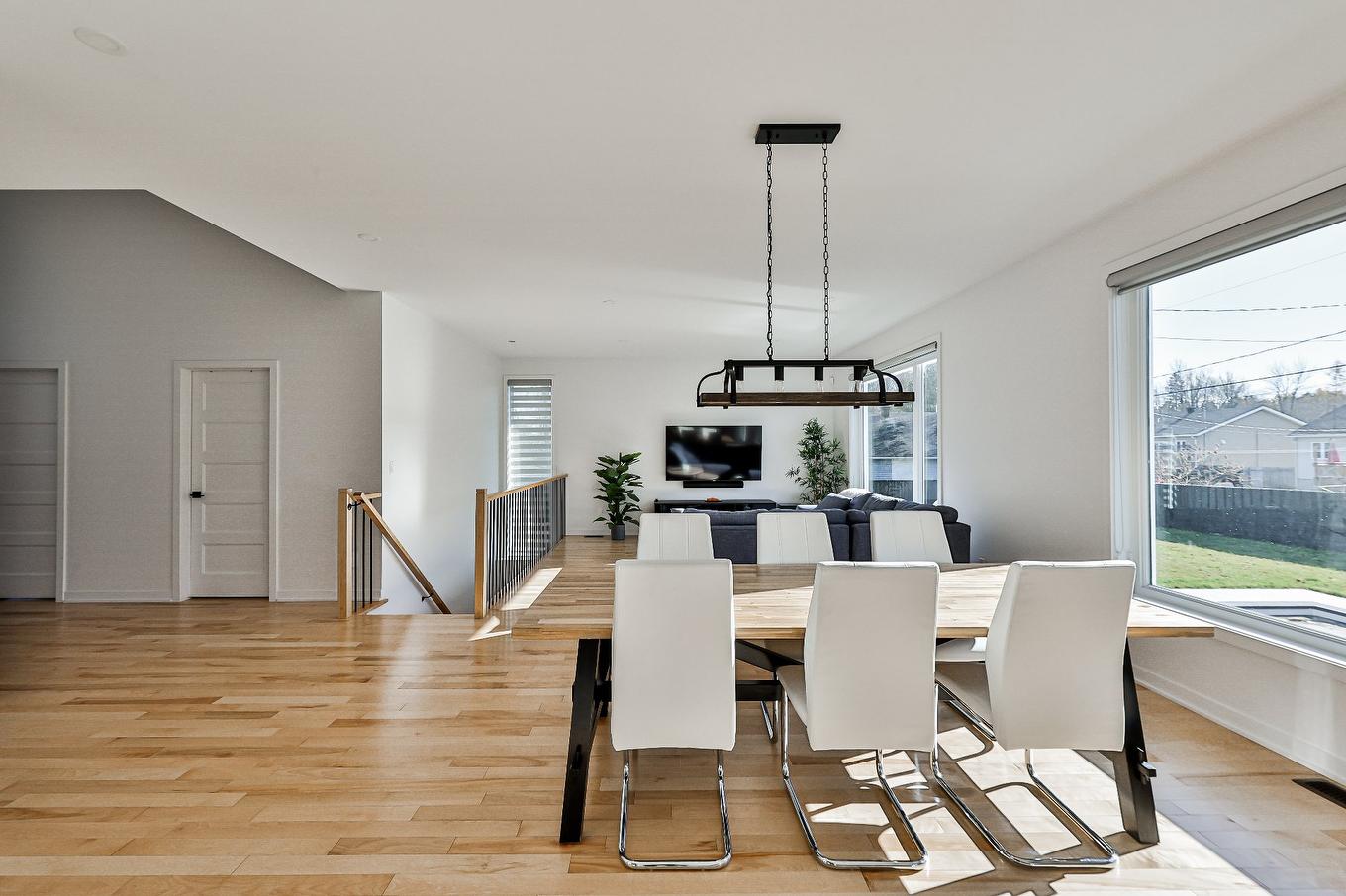 Dining room - 34 Rue Clarence, Saint-Lin/Laurentides, QC - Indoor Photo Showing Dining Room