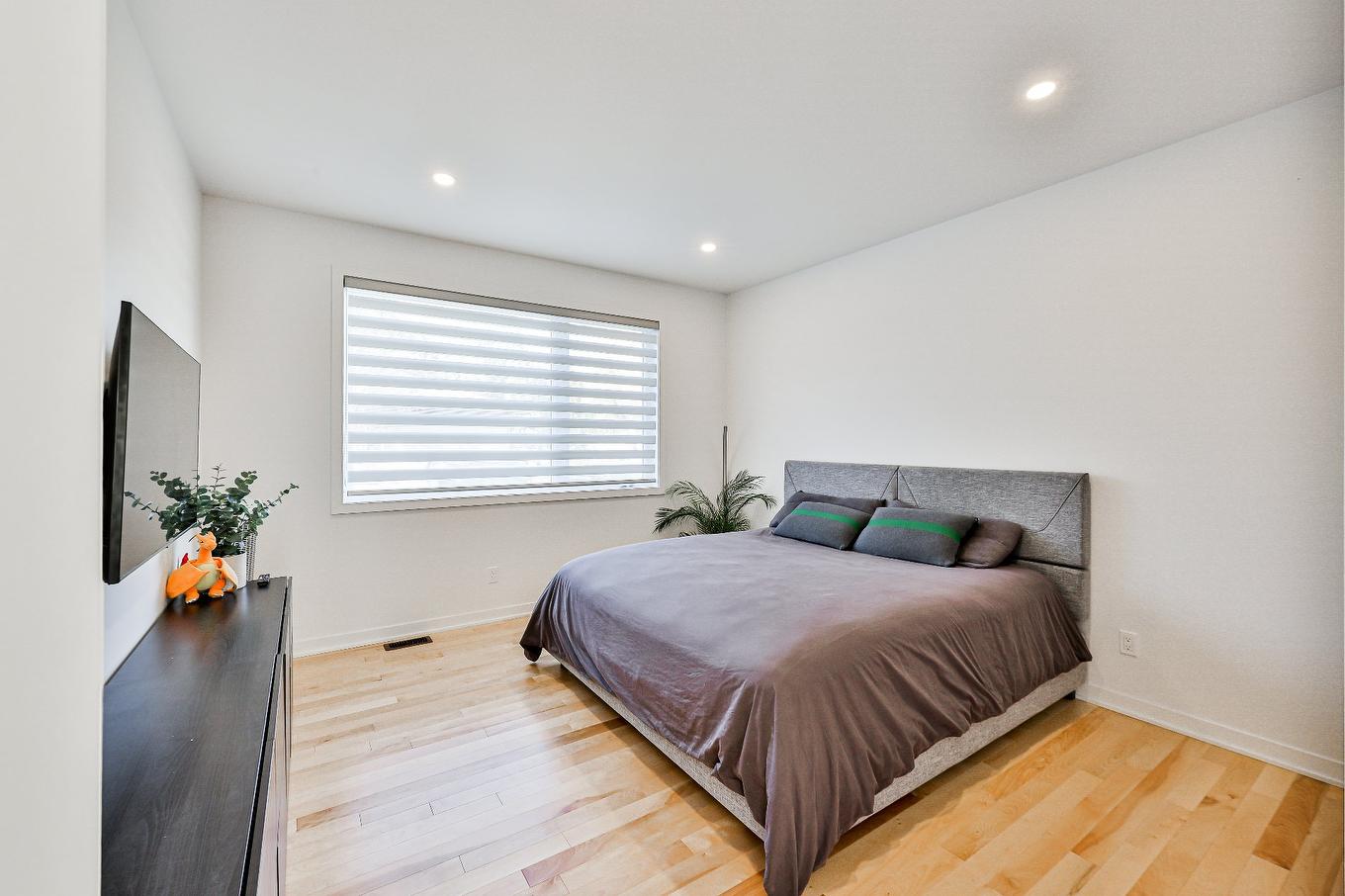 Primary bedroom - 34 Rue Clarence, Saint-Lin/Laurentides, QC - Indoor Photo Showing Bedroom