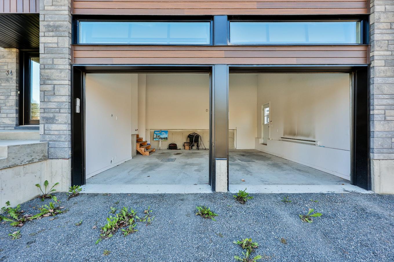 Garage - 34 Rue Clarence, Saint-Lin/Laurentides, QC - Outdoor With Exterior