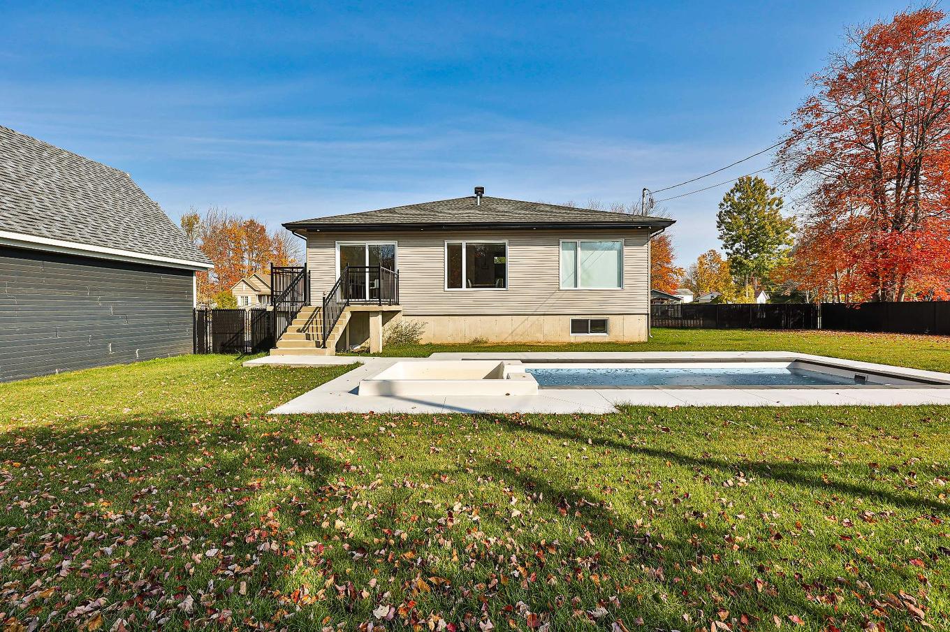 Backyard - 34 Rue Clarence, Saint-Lin/Laurentides, QC - Outdoor