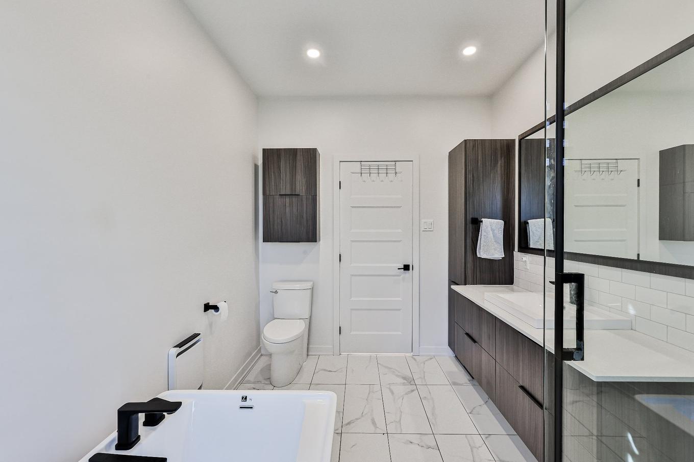 Bathroom - 34 Rue Clarence, Saint-Lin/Laurentides, QC - Indoor Photo Showing Other Room