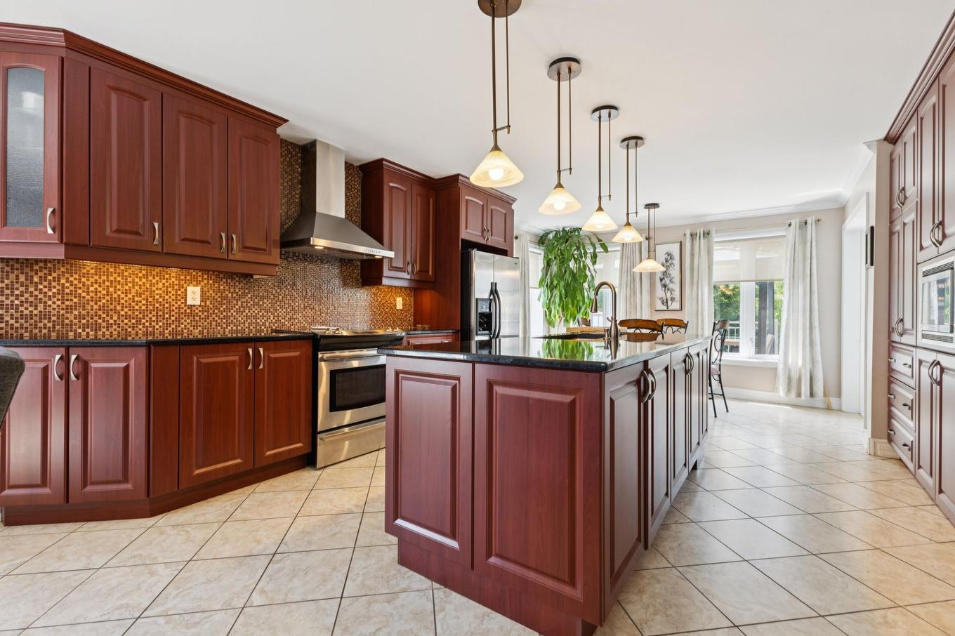 Cuisine - 69 Rue De Ste-Monique, Gatineau (Gatineau), QC - Indoor Photo Showing Kitchen With Upgraded Kitchen