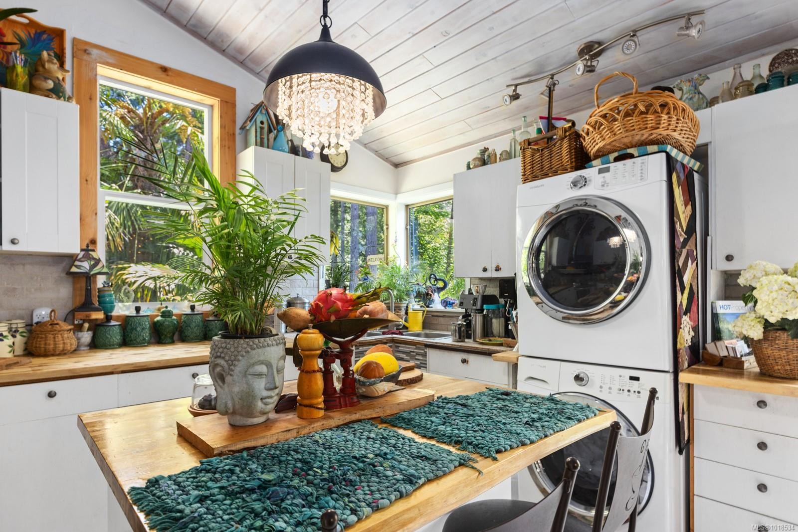 2470 North End Rd, Salt Spring, BC