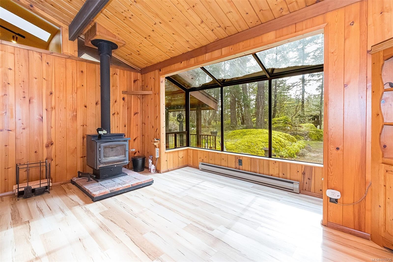 2298 Munn Rd, Highlands, BC