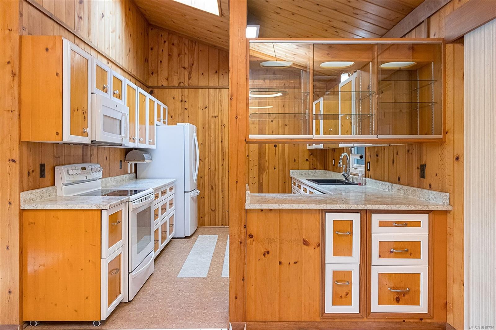 2298 Munn Rd, Highlands, BC