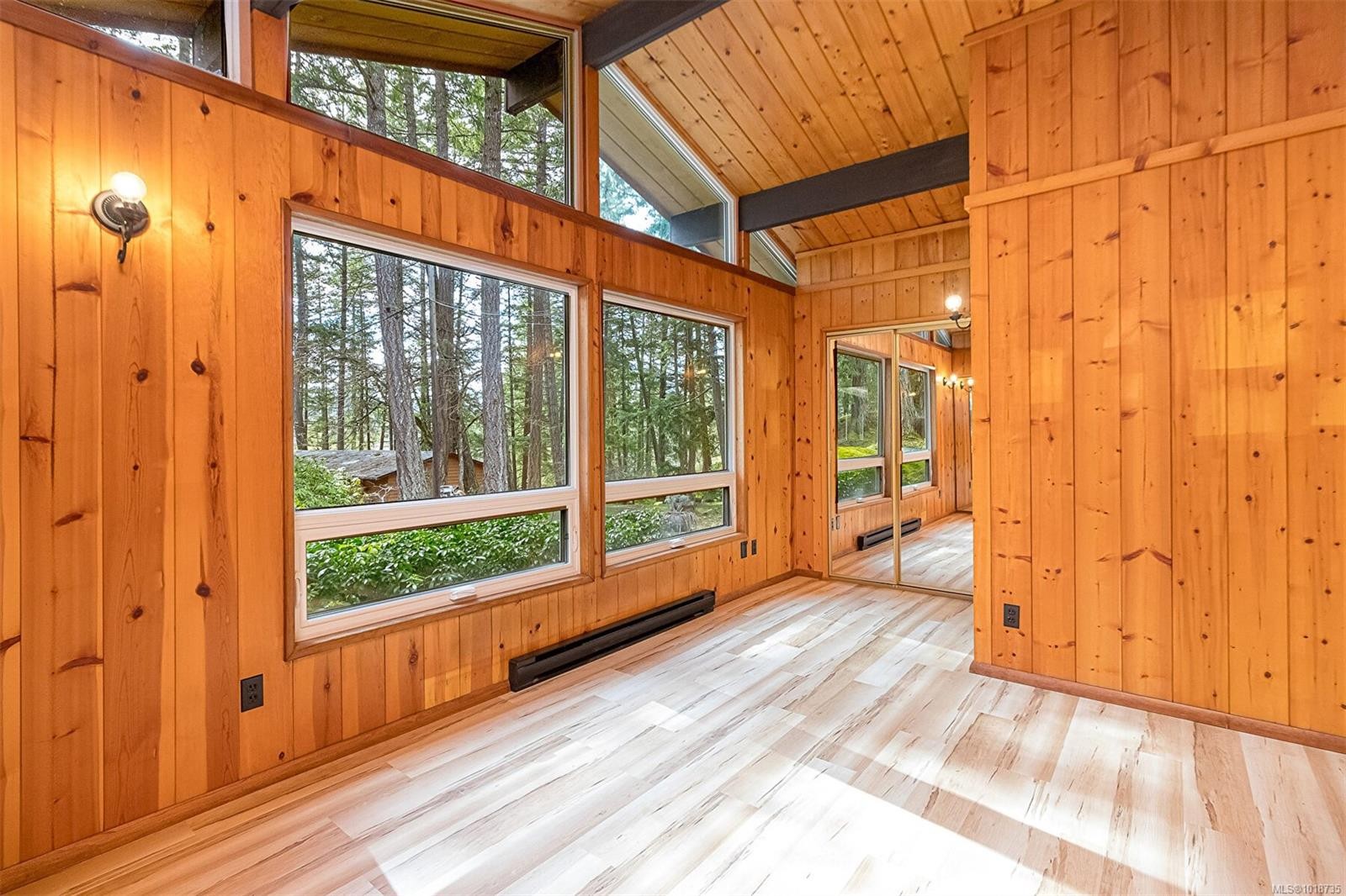 2298 Munn Rd, Highlands, BC