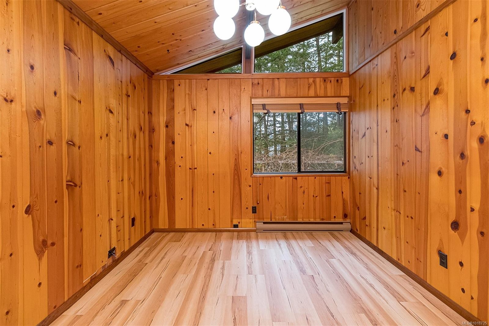 2298 Munn Rd, Highlands, BC