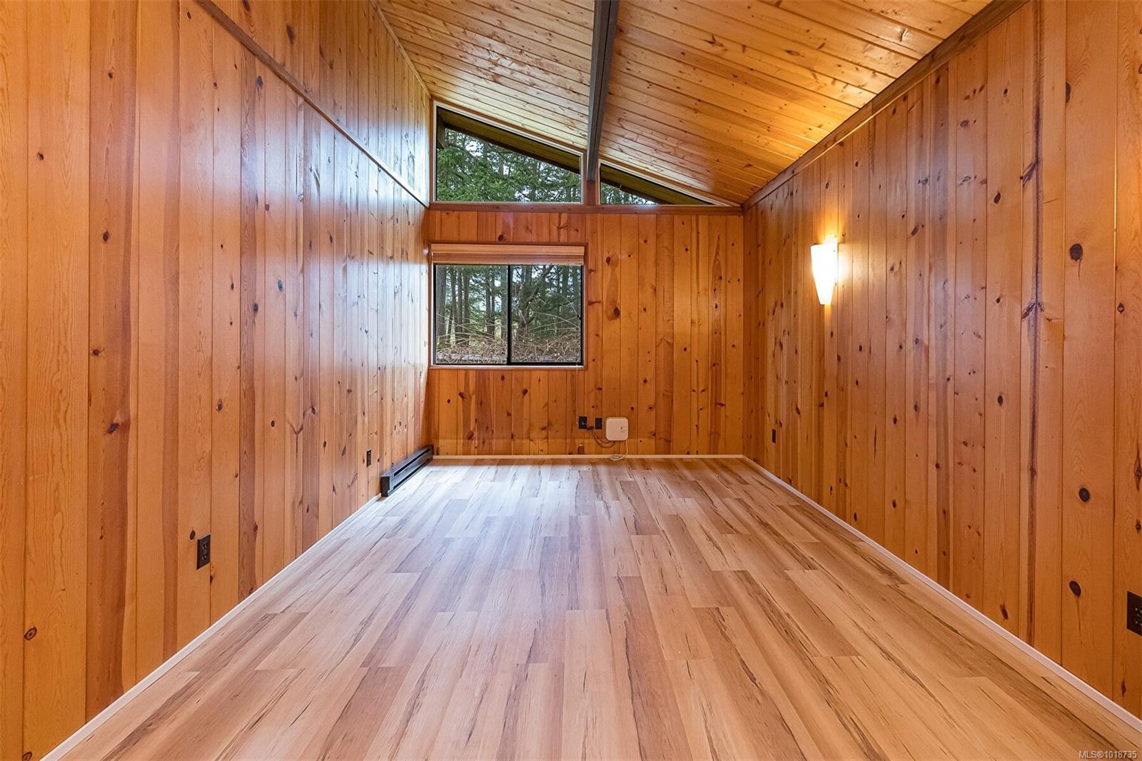 2298 Munn Rd, Highlands, BC