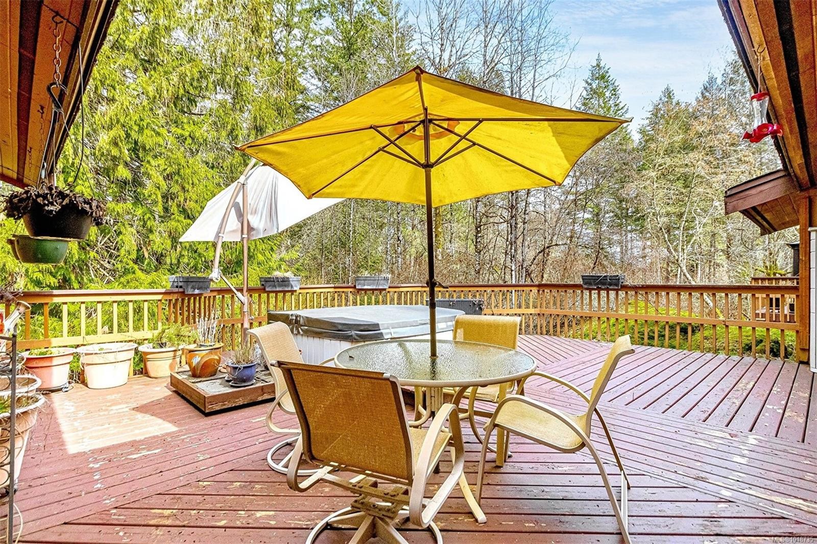 2298 Munn Rd, Highlands, BC