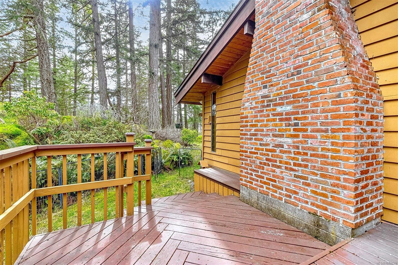 2298 Munn Rd, Highlands, BC