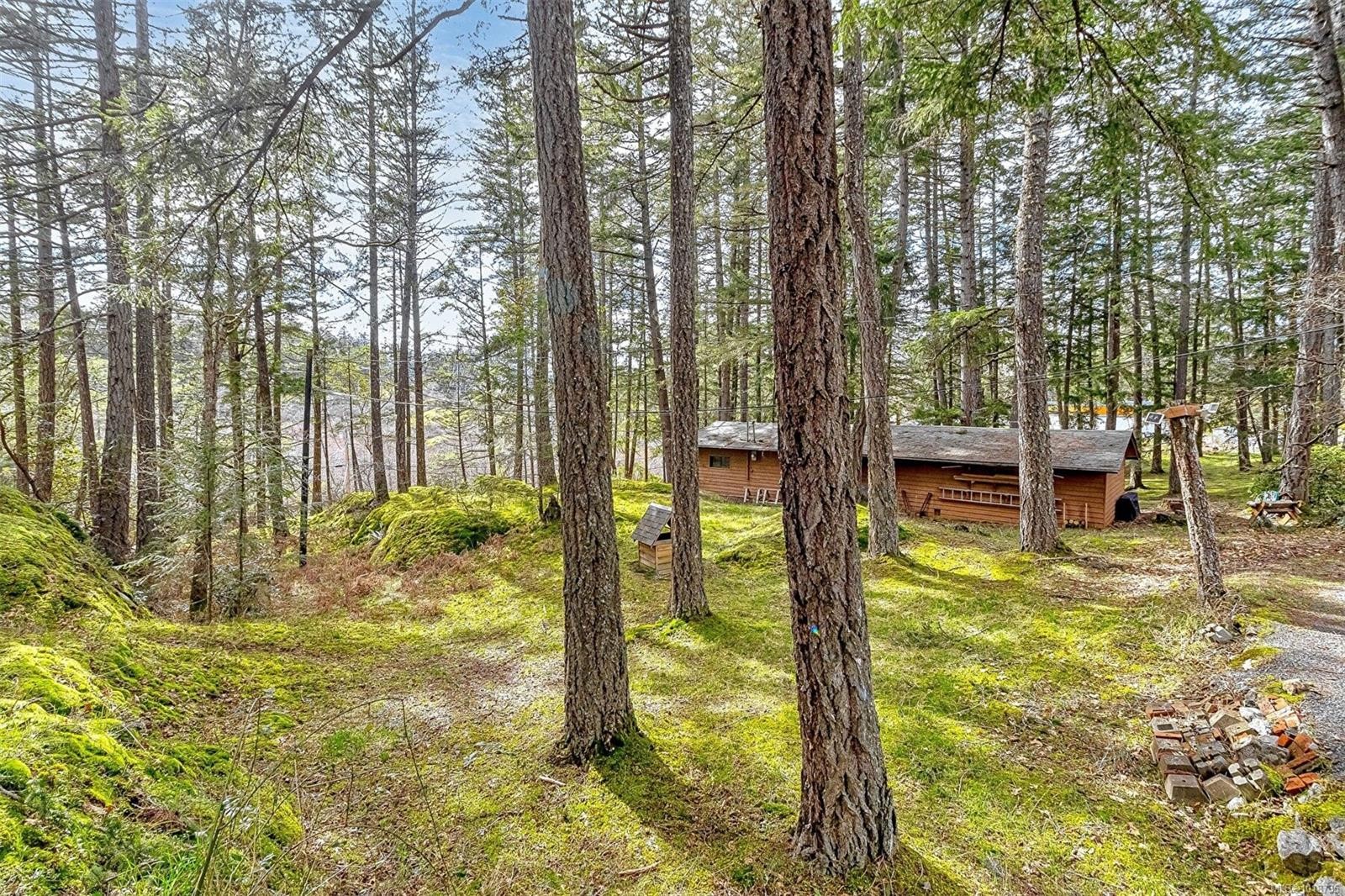 2298 Munn Rd, Highlands, BC