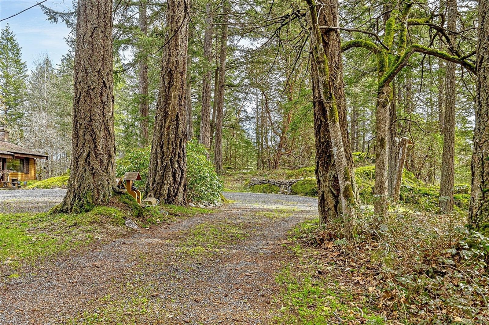 2298 Munn Rd, Highlands, BC