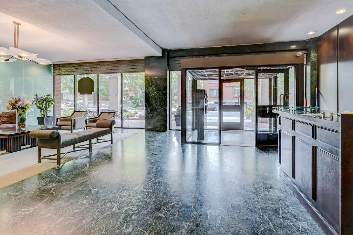 Réception - 1602-5150 Av. Macdonald, Côte-Saint-Luc, QC - Indoor