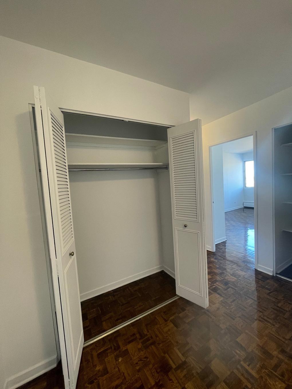 Autre - 1602-5150 Av. Macdonald, Côte-Saint-Luc, QC - Indoor Photo Showing Other Room