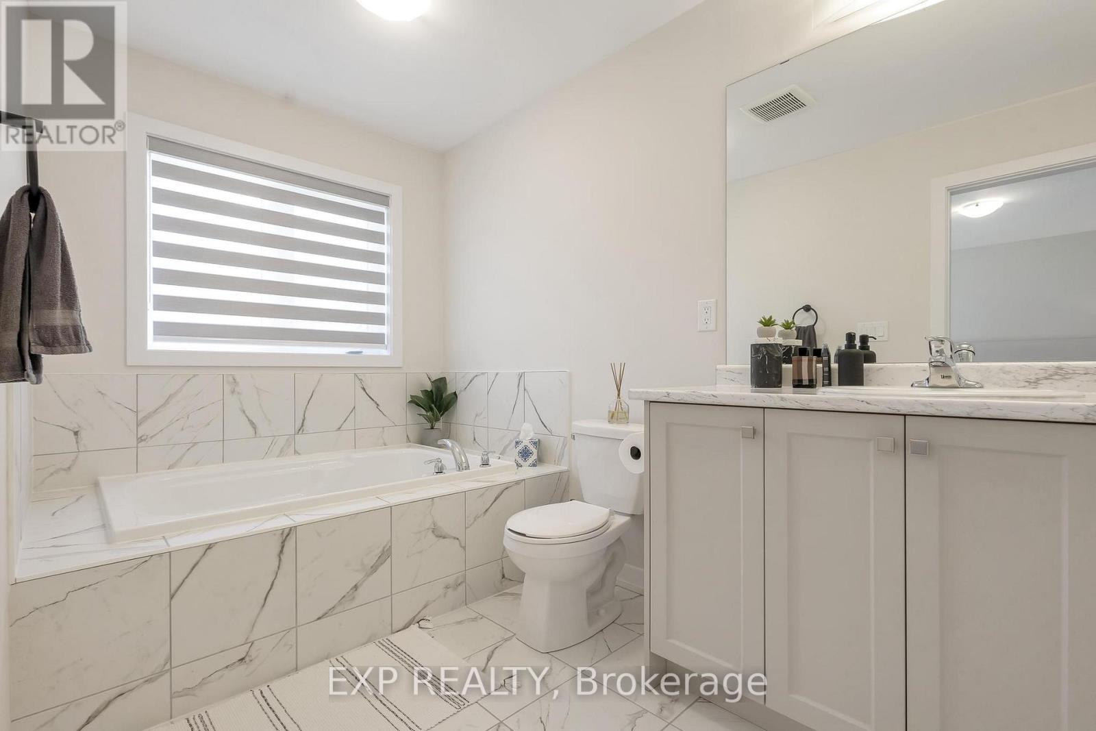 6 Sundin Drive, Haldimand, ON - Indoor Photo Showing Bathroom