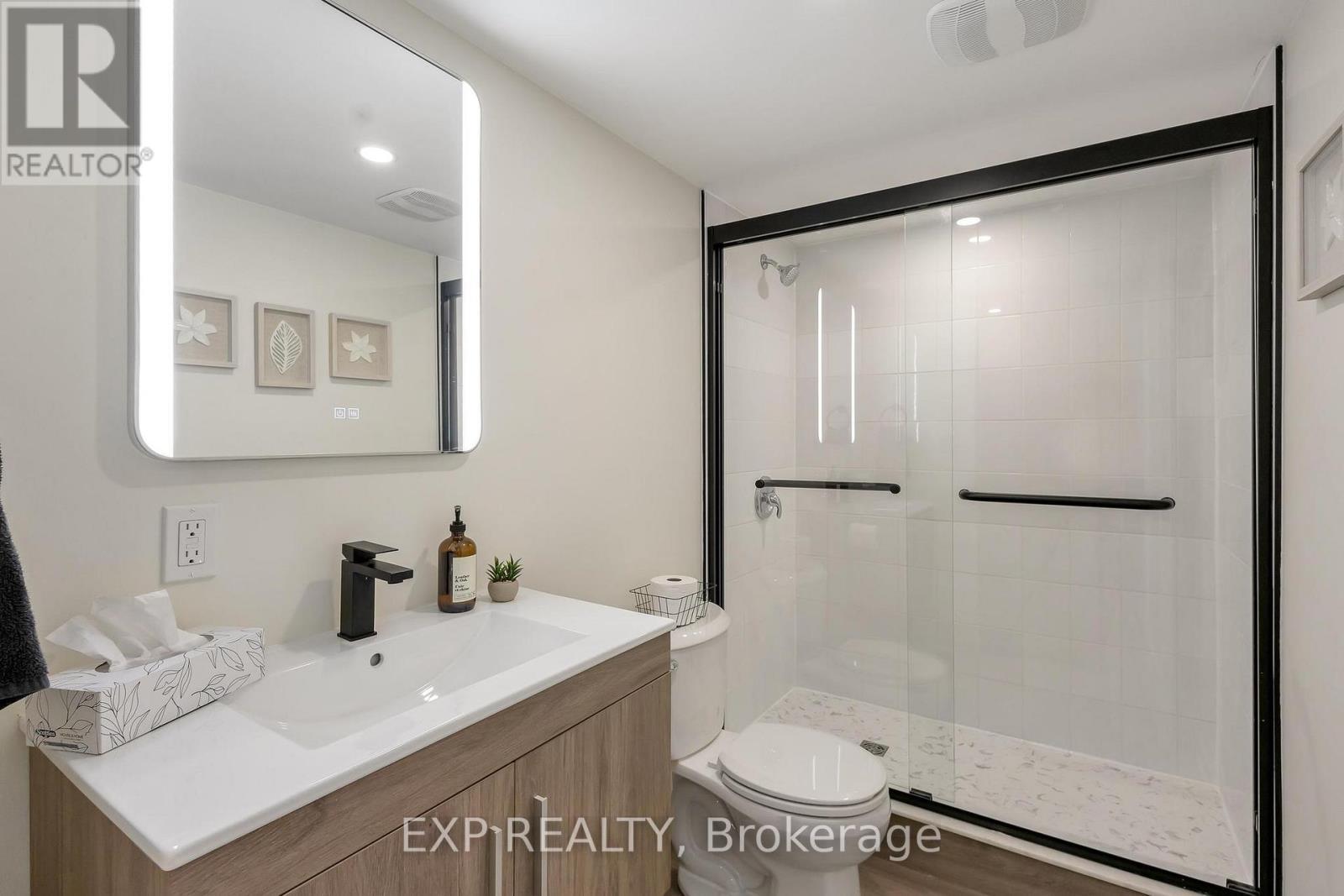6 Sundin Drive, Haldimand, ON - Indoor Photo Showing Bathroom