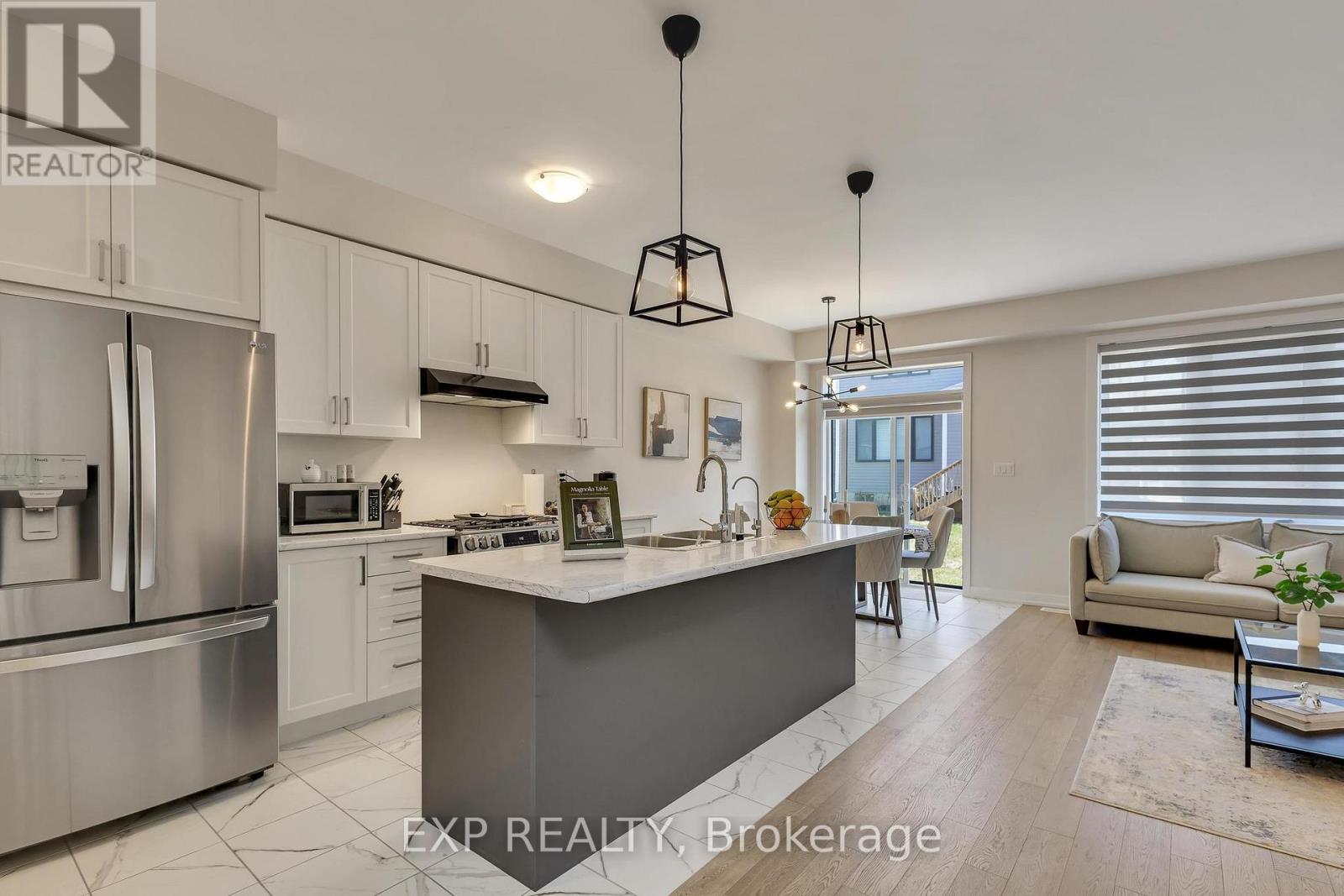 6 Sundin Drive, Haldimand, ON - Indoor Photo Showing Kitchen