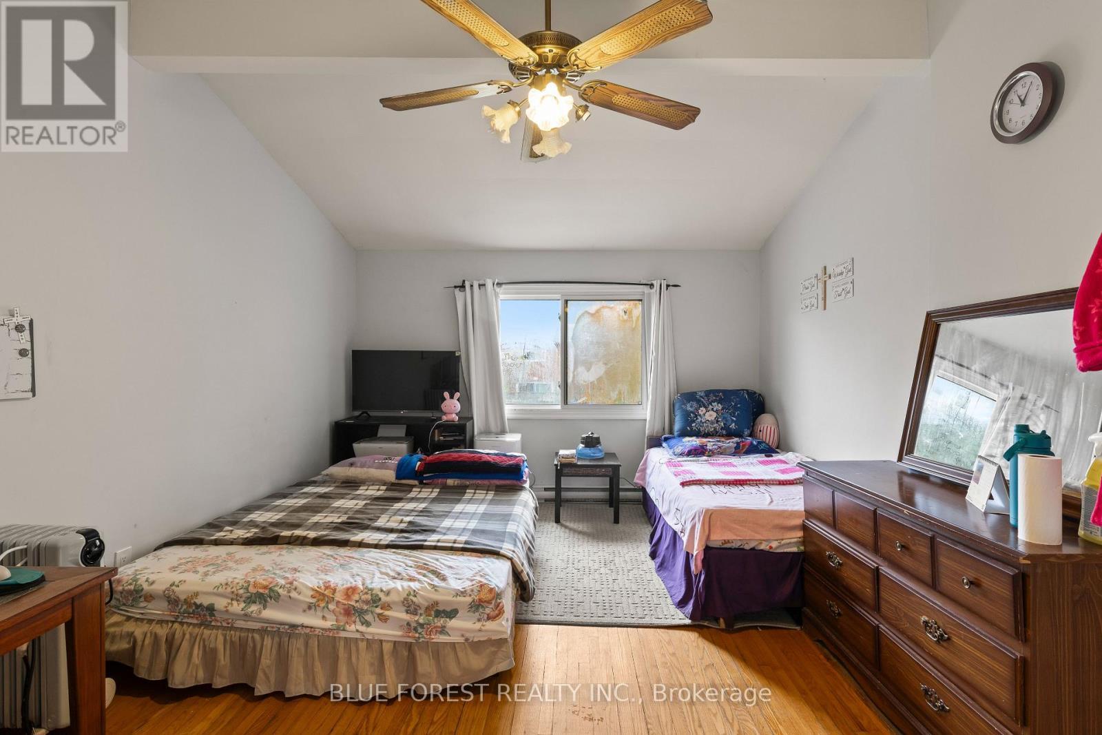 63 Arbour Glen Crescent, London East (East A), ON - Indoor Photo Showing Bedroom