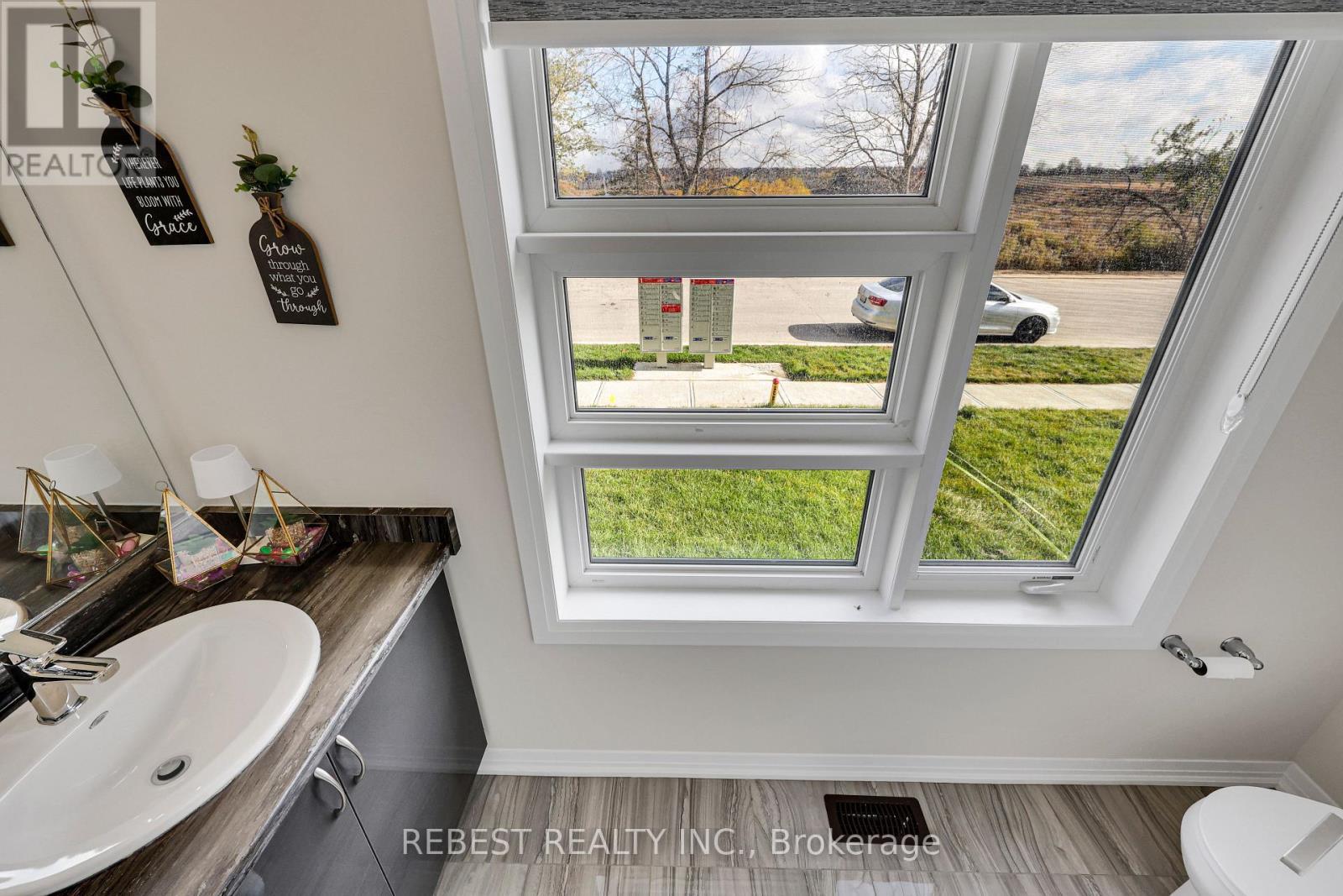 130 Hitchman Street, Brant, ON - Indoor Photo Showing Bathroom