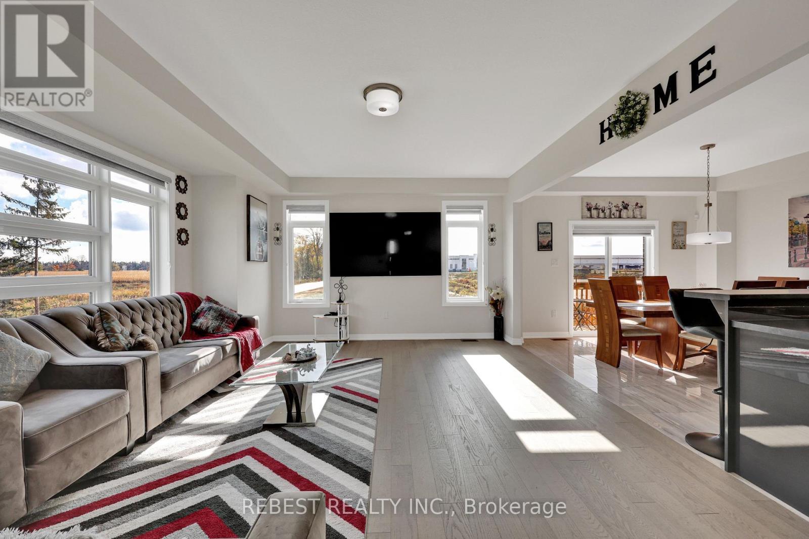 130 Hitchman Street, Brant, ON - Indoor Photo Showing Living Room