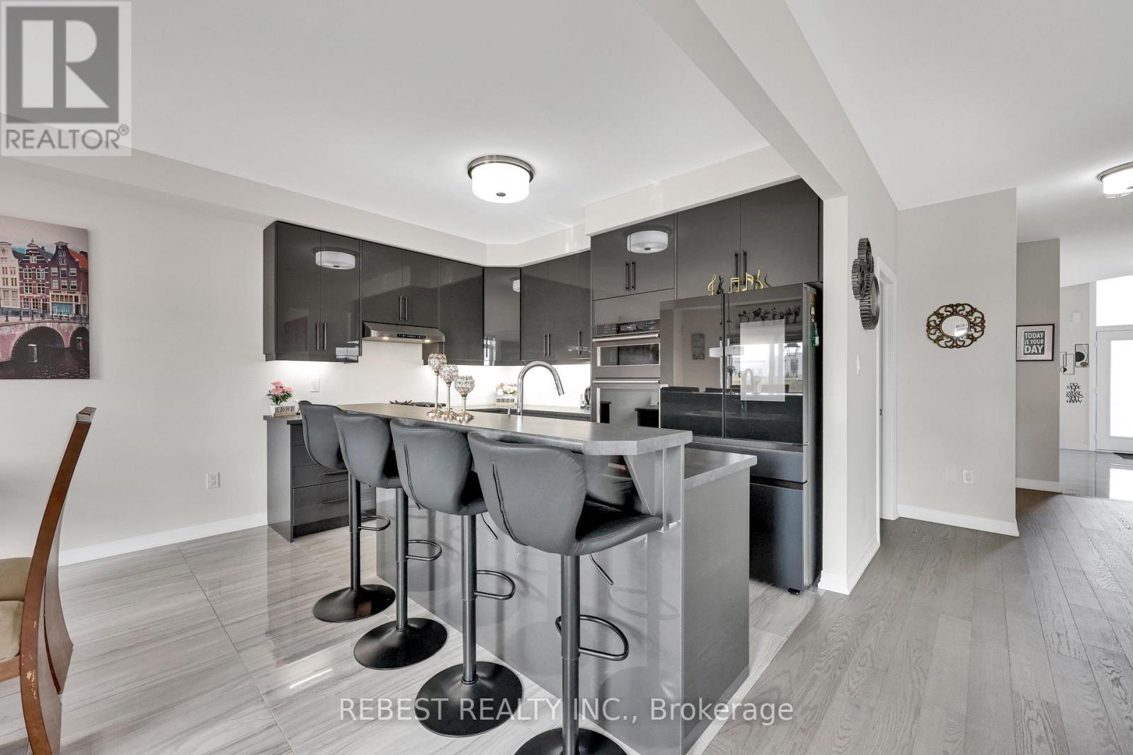 130 Hitchman Street, Brant, ON - Indoor Photo Showing Kitchen With Upgraded Kitchen