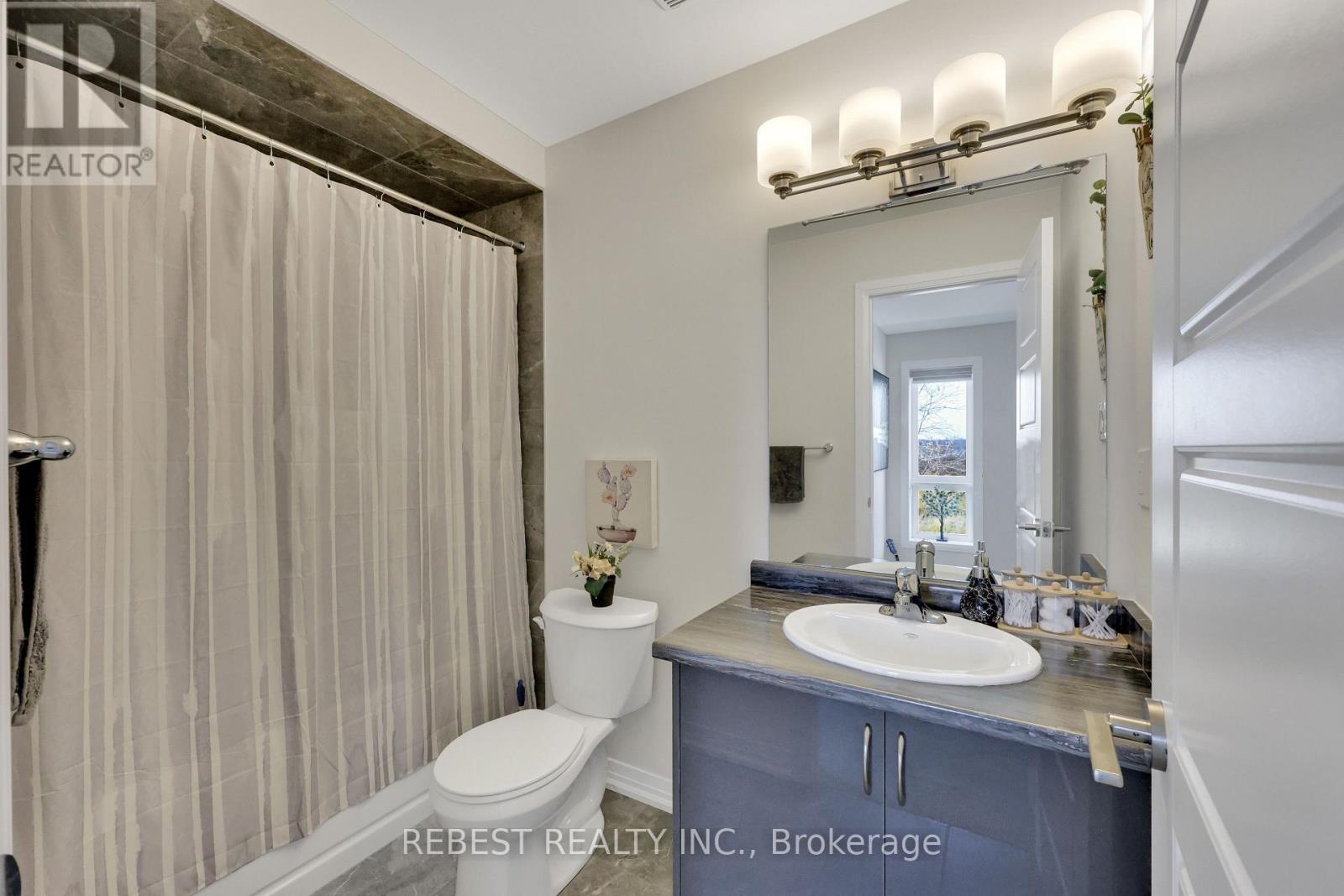 130 Hitchman Street, Brant, ON - Indoor Photo Showing Bathroom