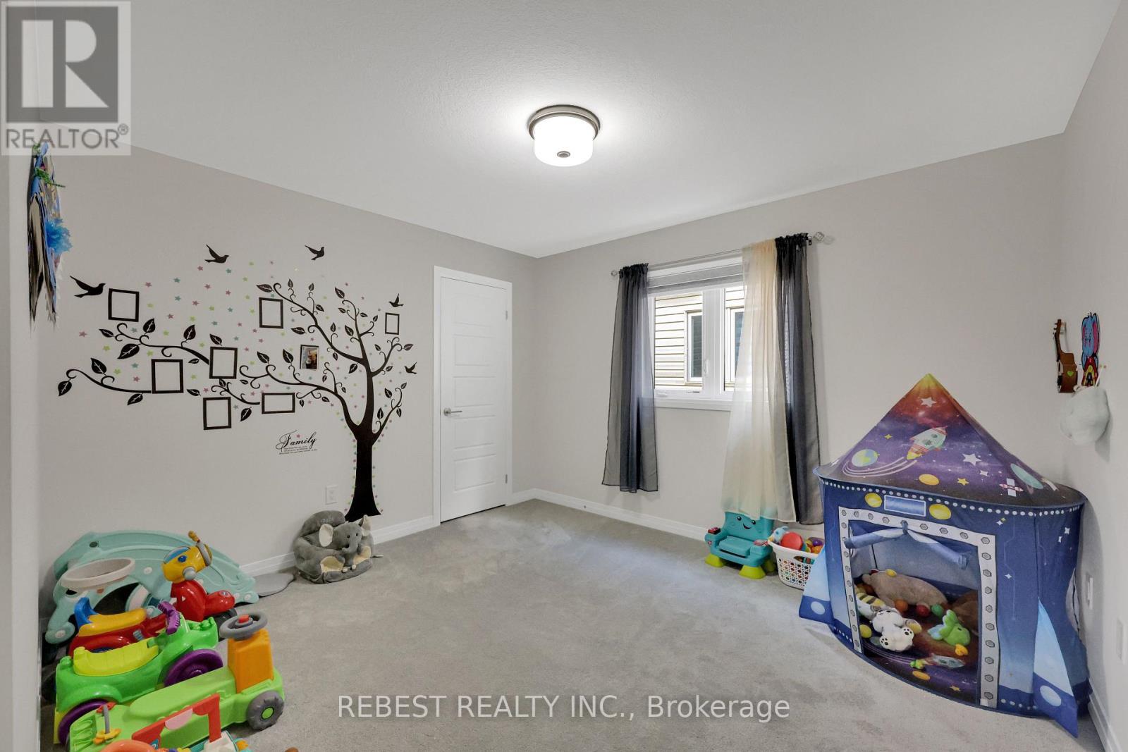 130 Hitchman Street, Brant, ON - Indoor Photo Showing Other Room