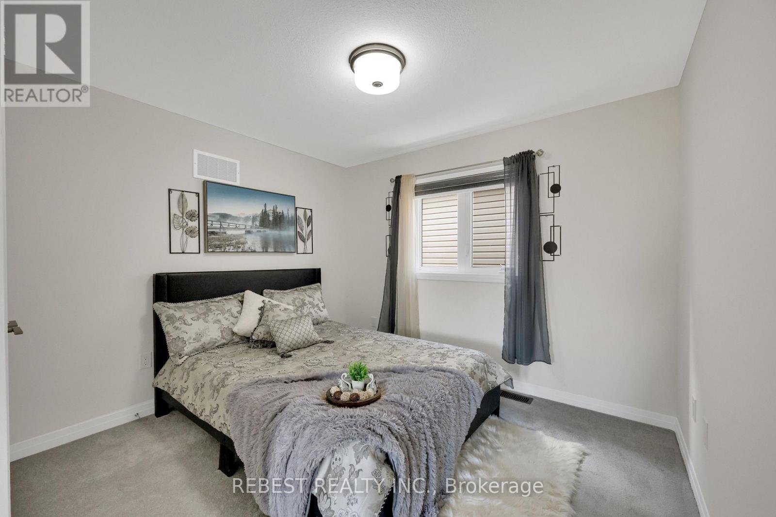 130 Hitchman Street, Brant, ON - Indoor Photo Showing Bedroom