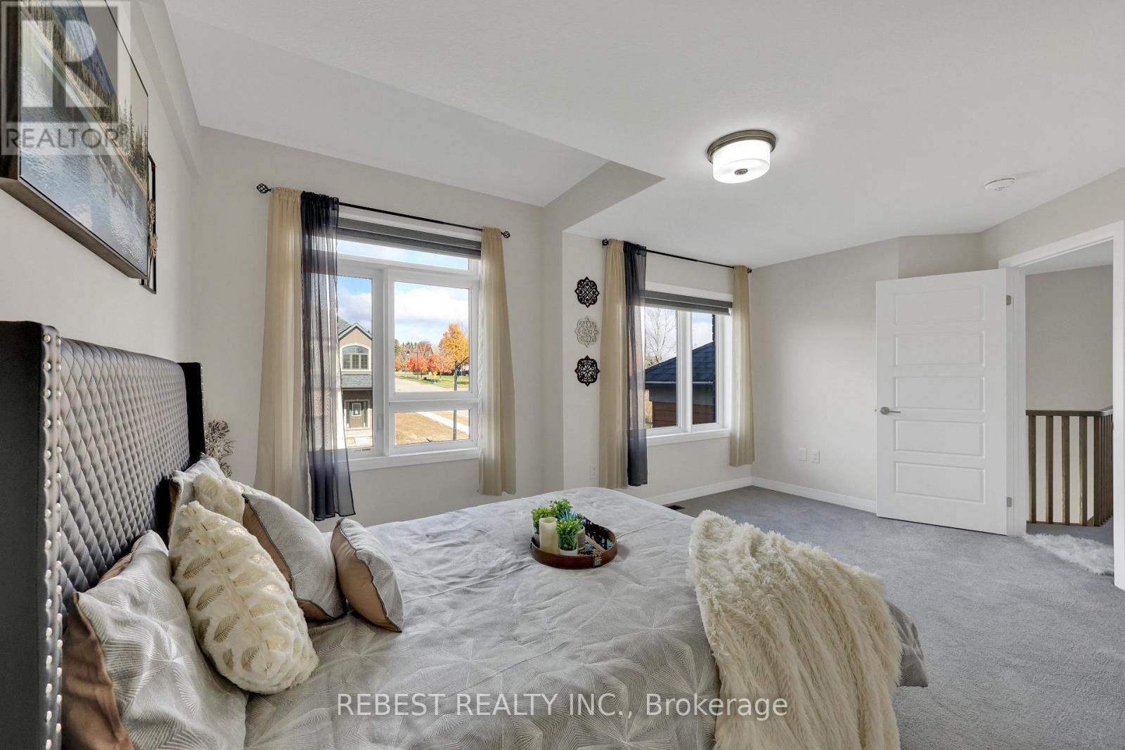130 Hitchman Street, Brant, ON - Indoor Photo Showing Bedroom