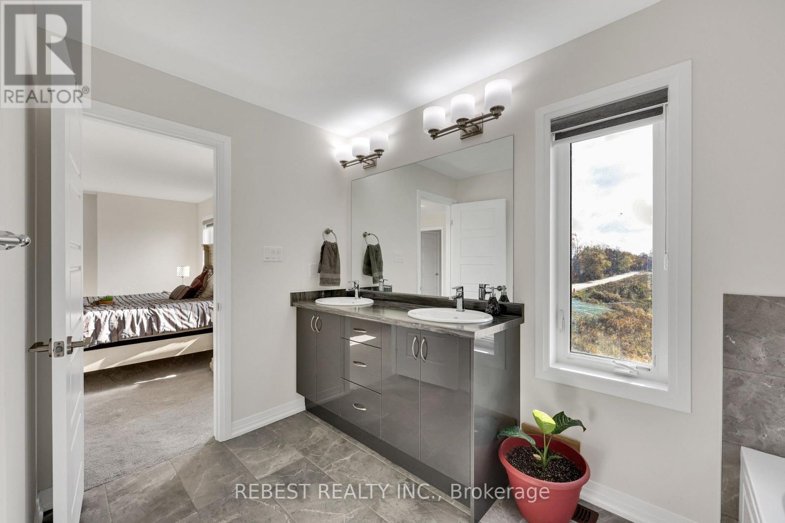 130 Hitchman Street, Brant, ON - Indoor