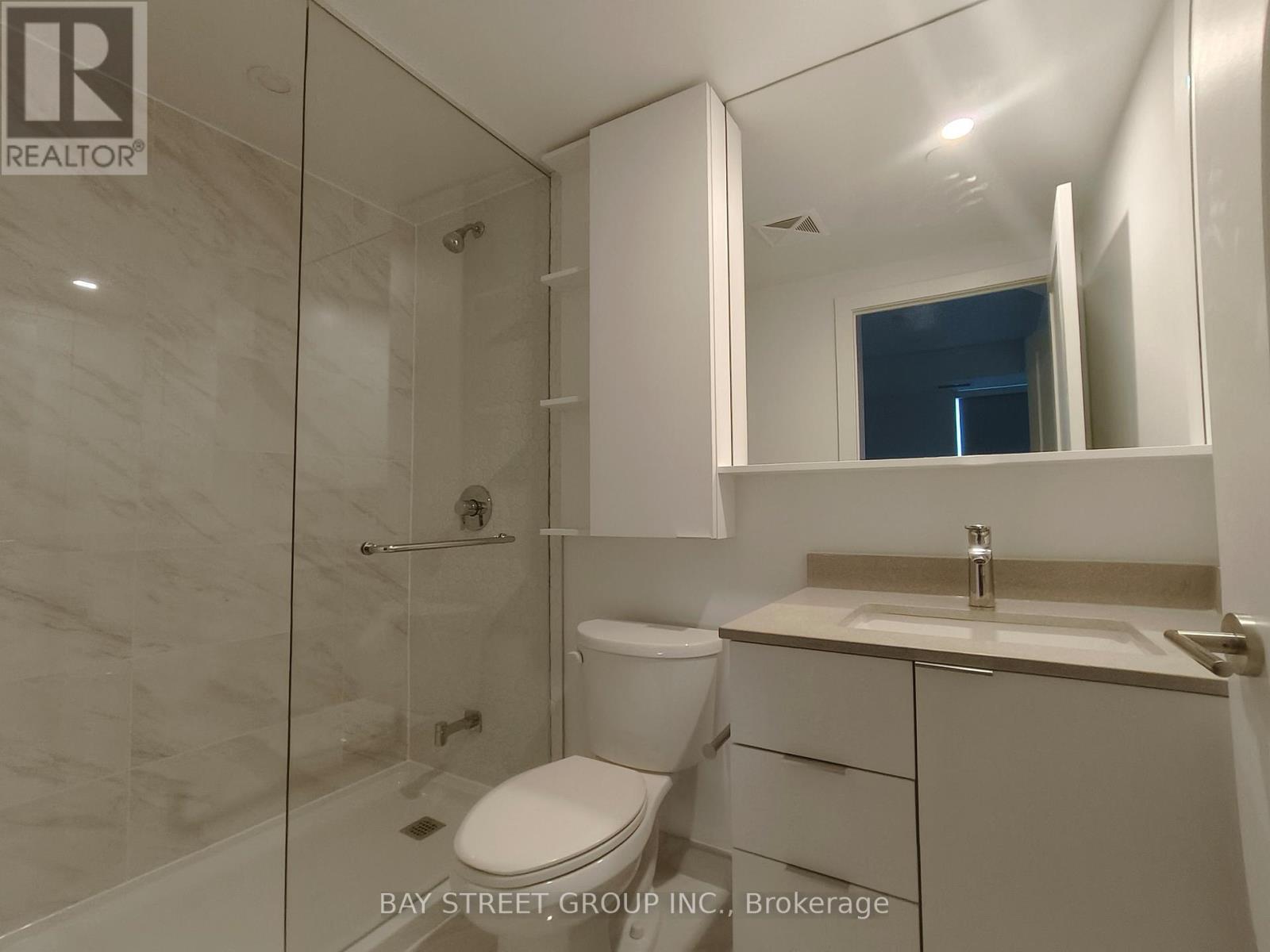 303 - 8 Cedarland Drive, Markham, ON - Indoor Photo Showing Bathroom