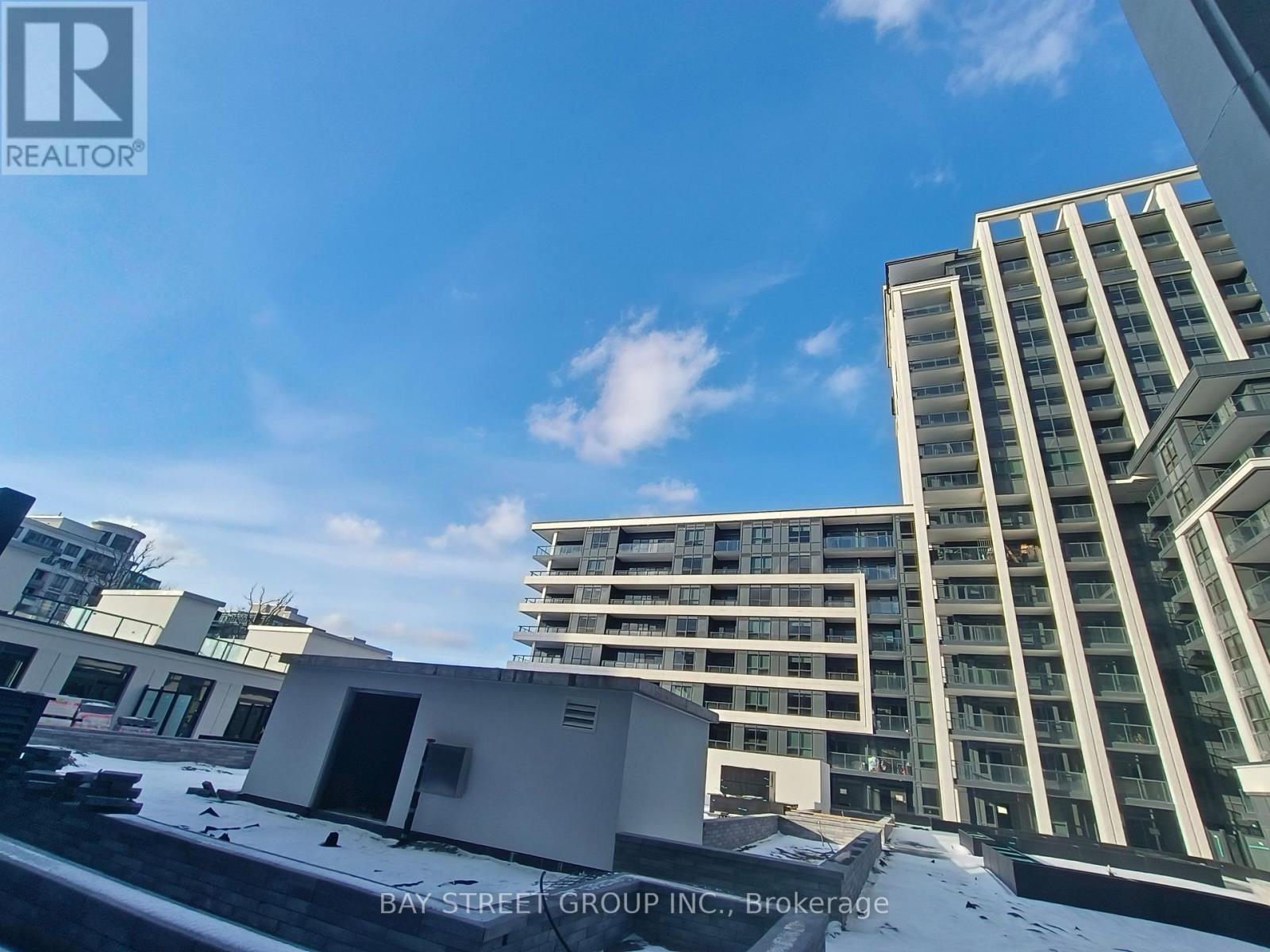 303 - 8 Cedarland Drive, Markham, ON - Outdoor