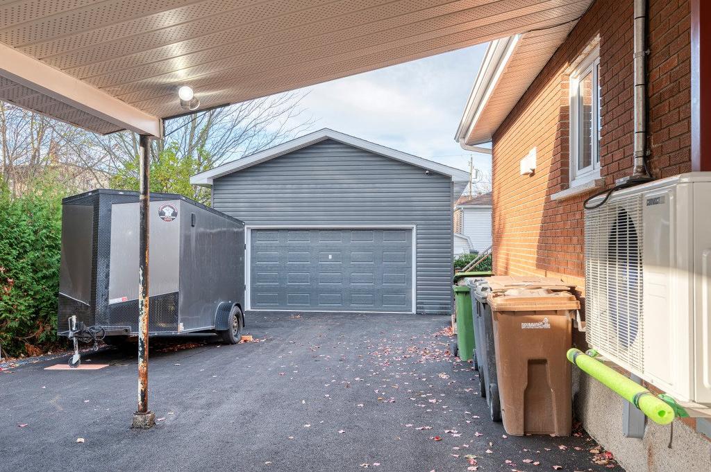Garage - 1150 Rue Chabanel, Drummondville, QC - Outdoor With Exterior