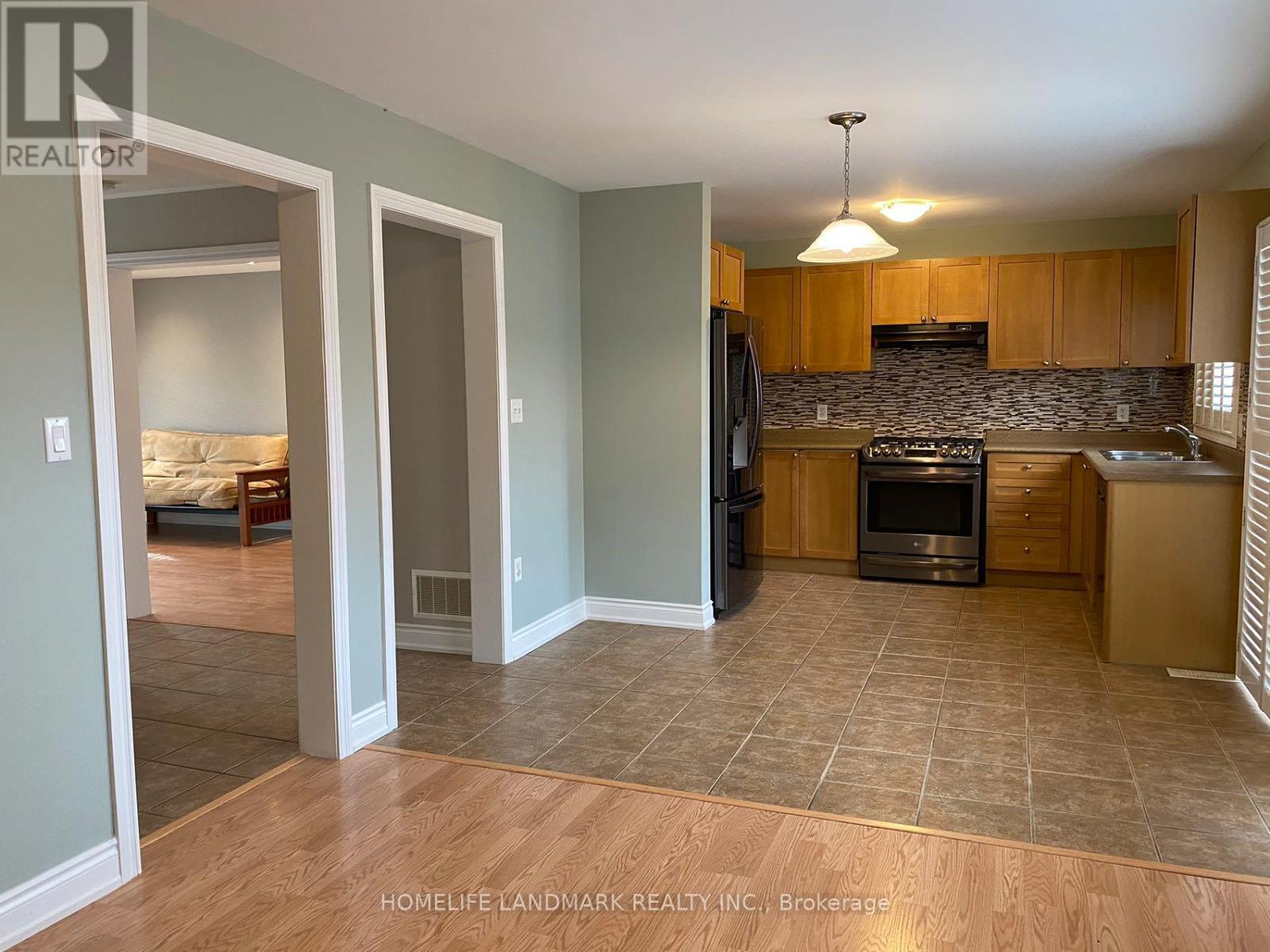 259 Mostar Street, Whitchurch-Stouffville, ON - Indoor Photo Showing Kitchen
