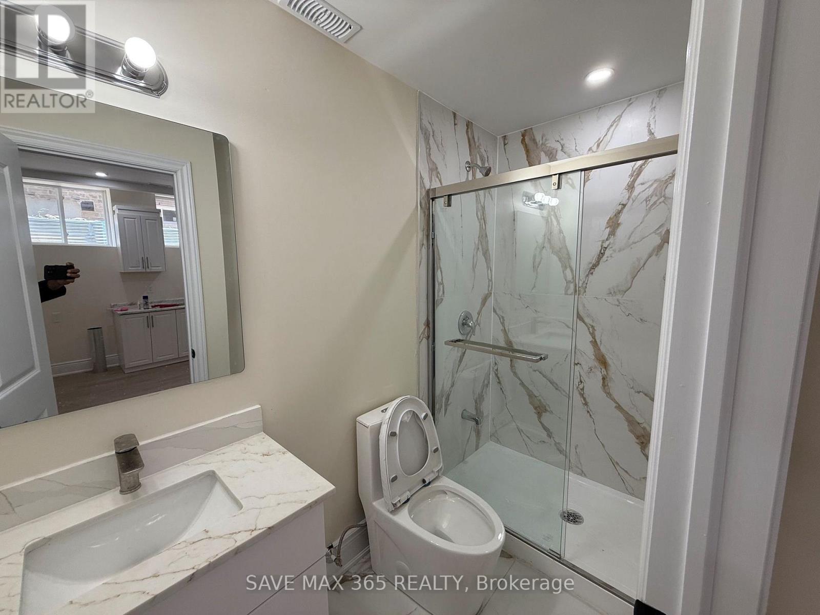 46 James Walker Avenue, Caledon, ON - Indoor Photo Showing Bathroom