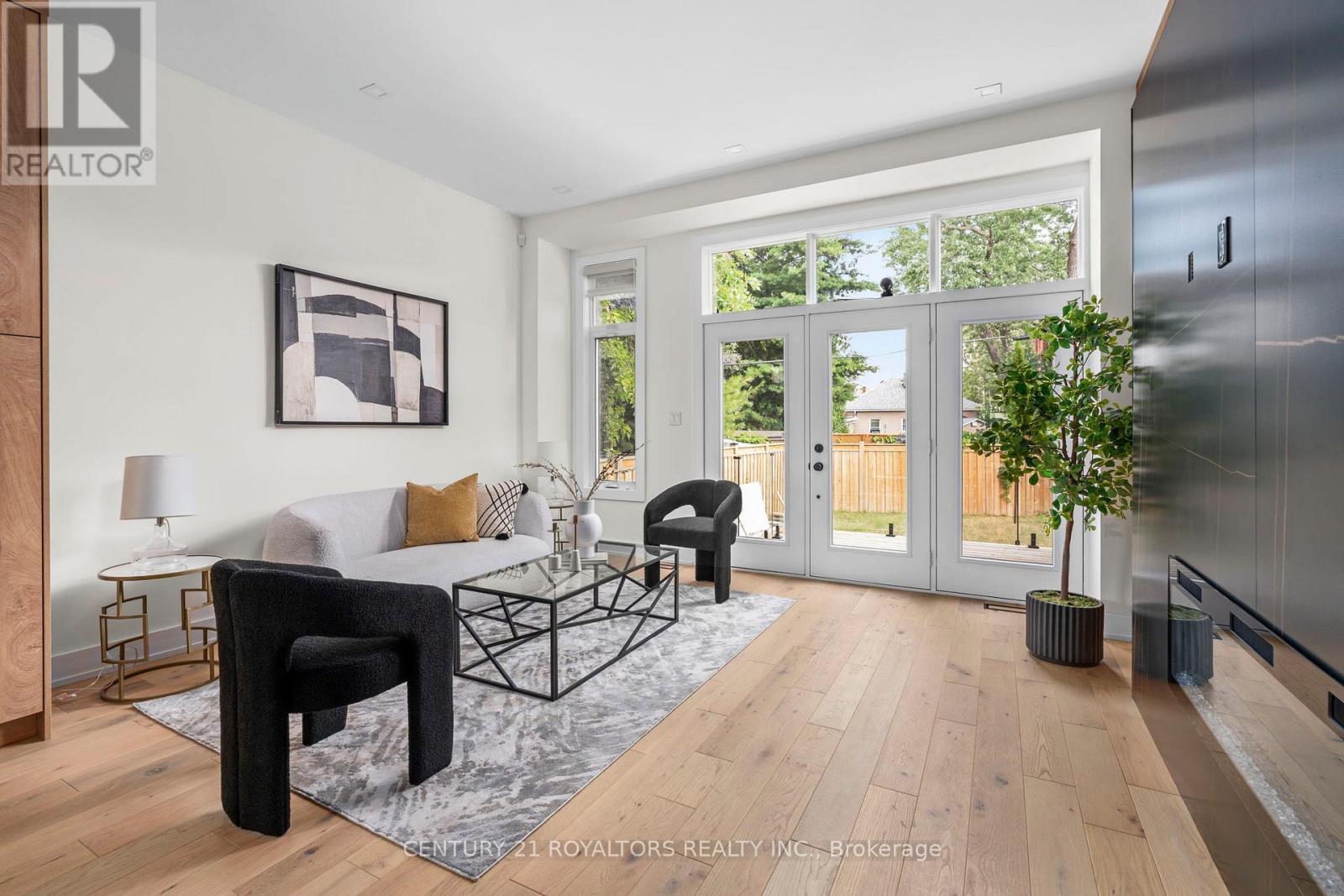 5B Pine Avenue N, Mississauga, ON - Indoor