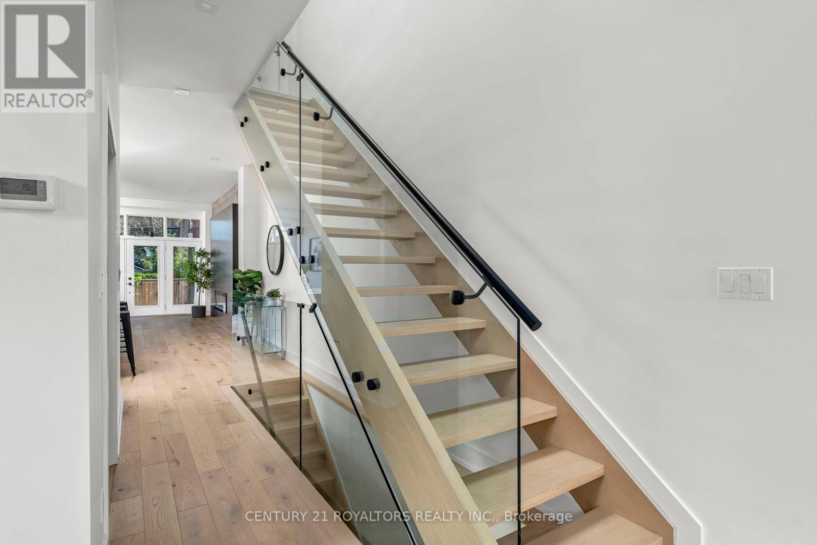 5B Pine Avenue N, Mississauga, ON - Indoor Photo Showing Other Room