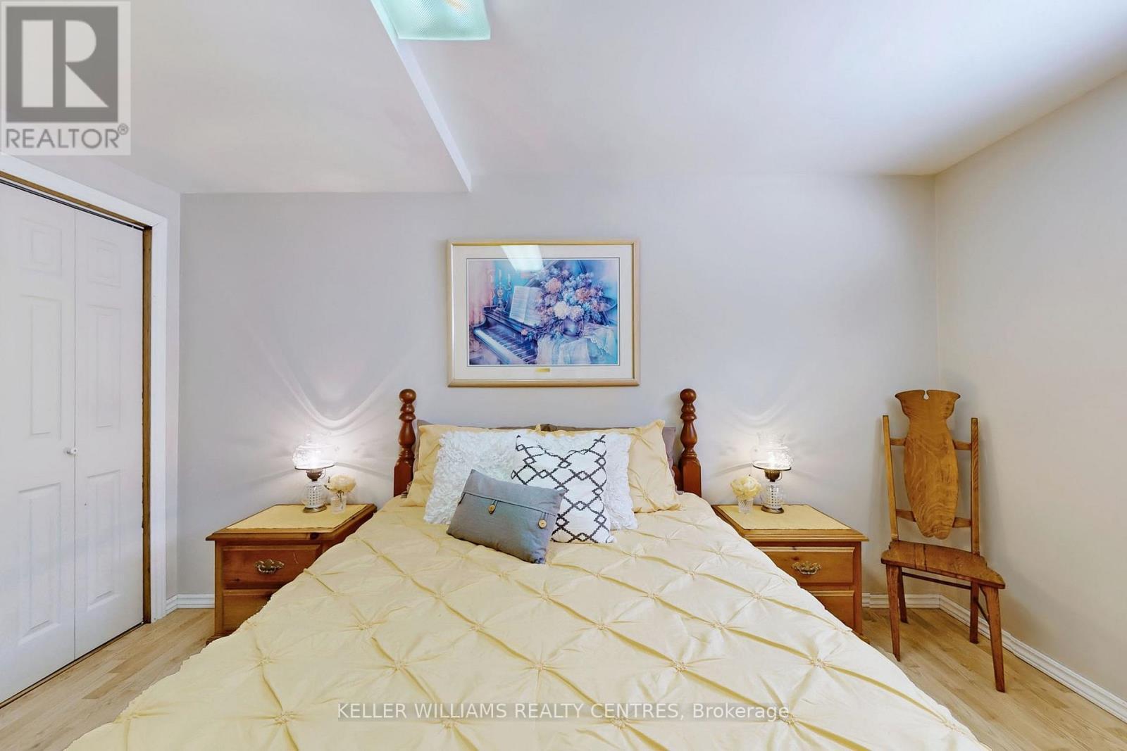 121 Queen Street, Kawartha Lakes, ON - Indoor Photo Showing Bedroom