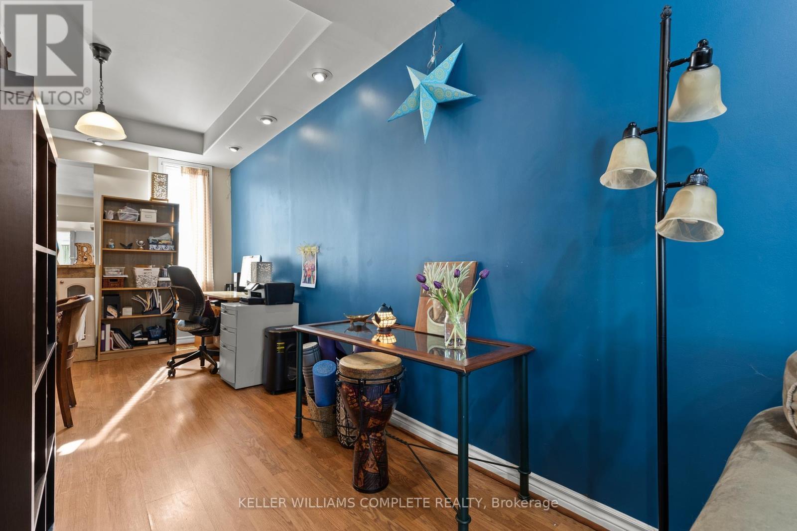 25 Chatham Street, Hamilton, ON - Indoor Photo Showing Office