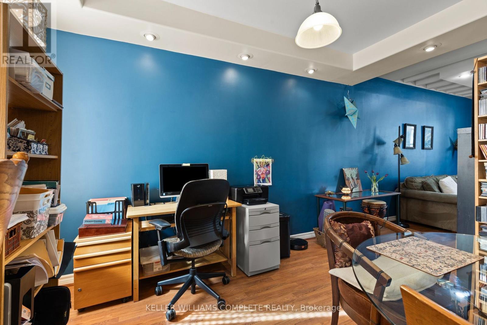 25 Chatham Street, Hamilton, ON - Indoor Photo Showing Office