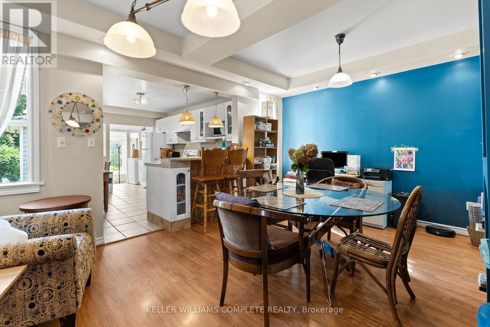 25 Chatham Street, Hamilton, ON - Indoor Photo Showing Dining Room