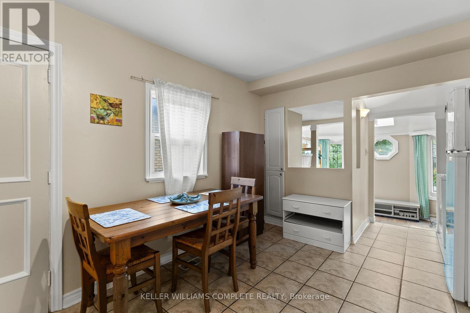 25 Chatham Street, Hamilton, ON - Indoor Photo Showing Other Room